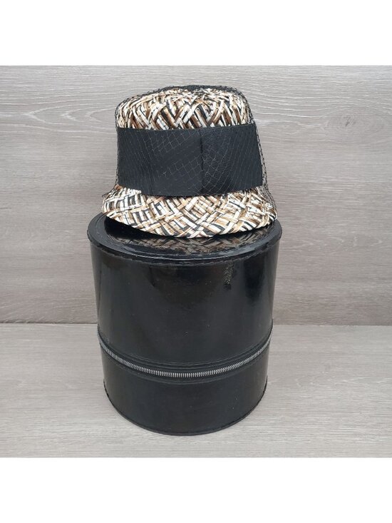 Vintage woven hat with mesh overlay and black hat box main image 12